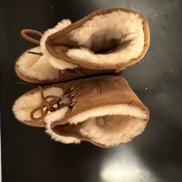 Ugg Mukluk revival (style 53010) - Picture 4 of 5